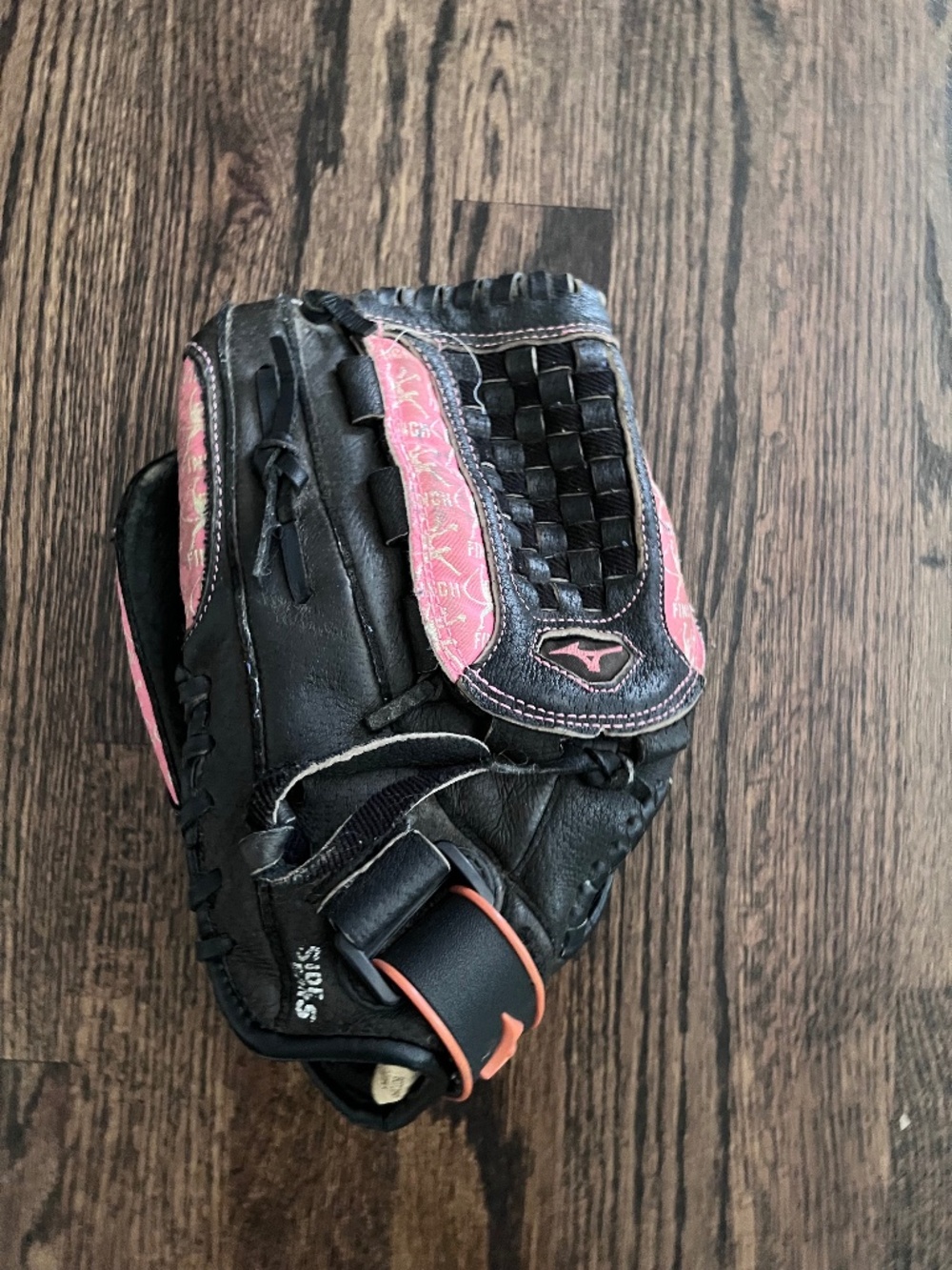 Mizuno Jennie Finch 12" Fastpitch Softball Glove - Black/Pink